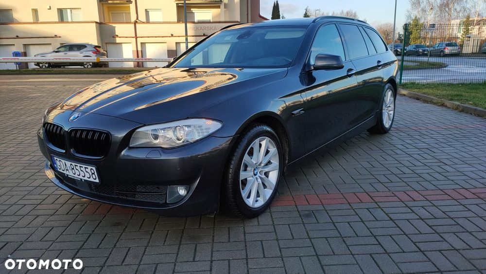 BMW Seria 5 525d Sport-Aut - 3