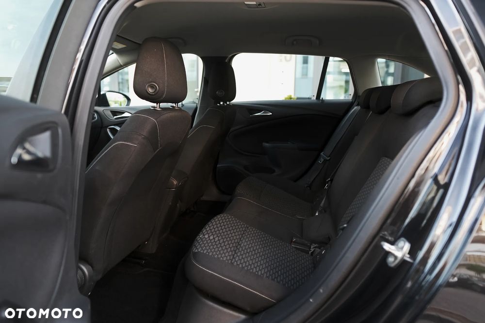 Opel Astra 1.6 CDTI Sport - 19