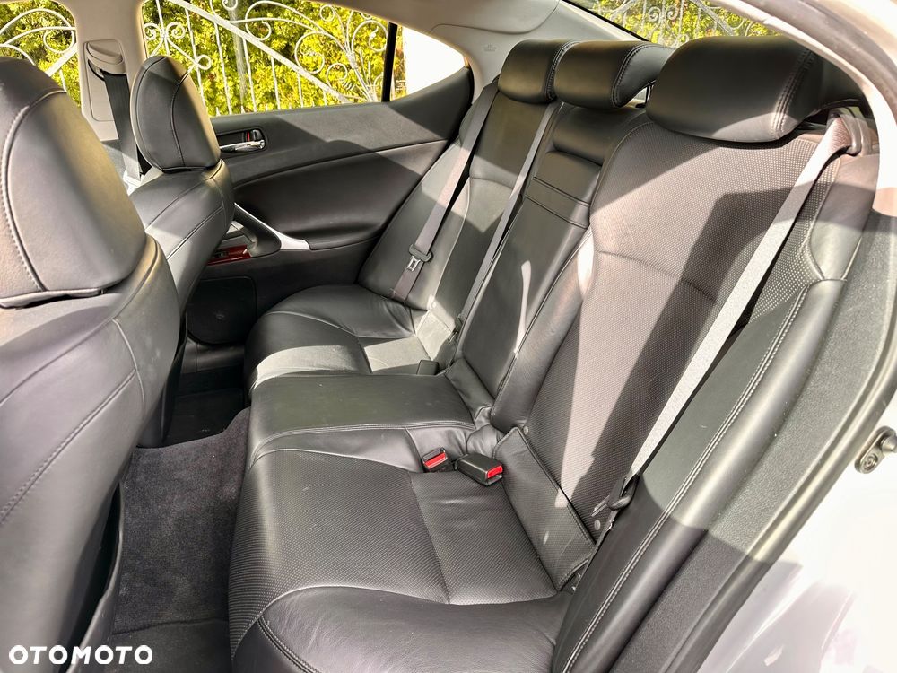 Lexus IS 250 Prestige - 20