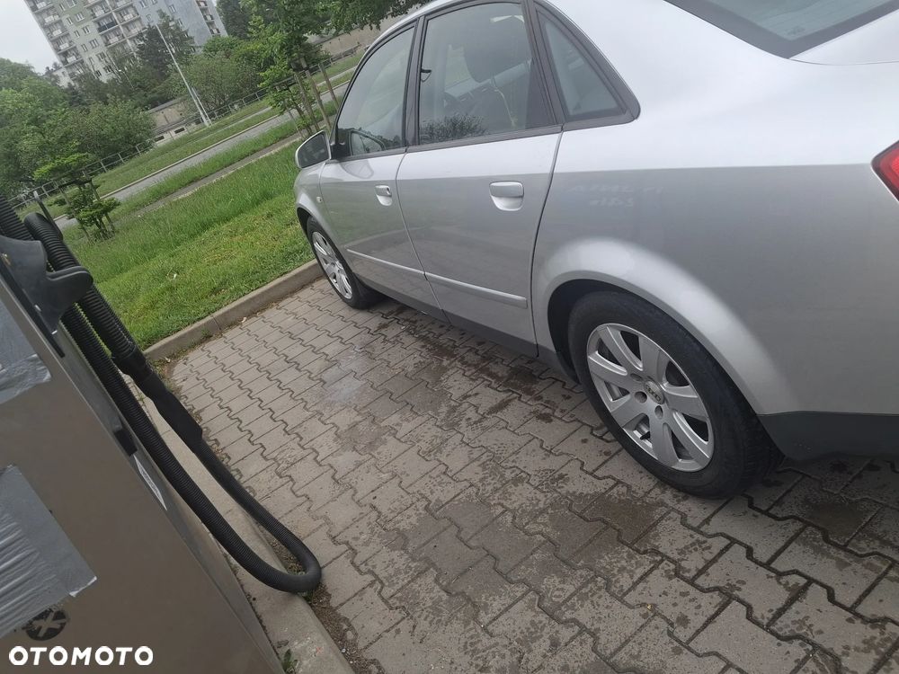 Audi A4 Limousine - 2