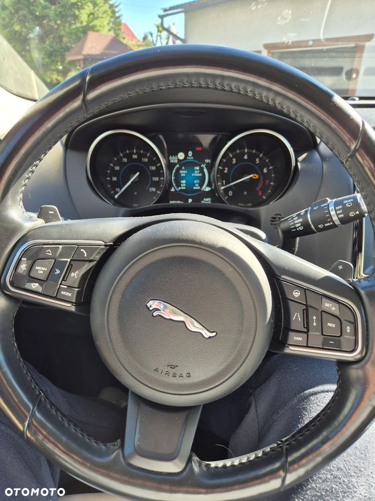 Jaguar F-Pace P250 AWD - 3