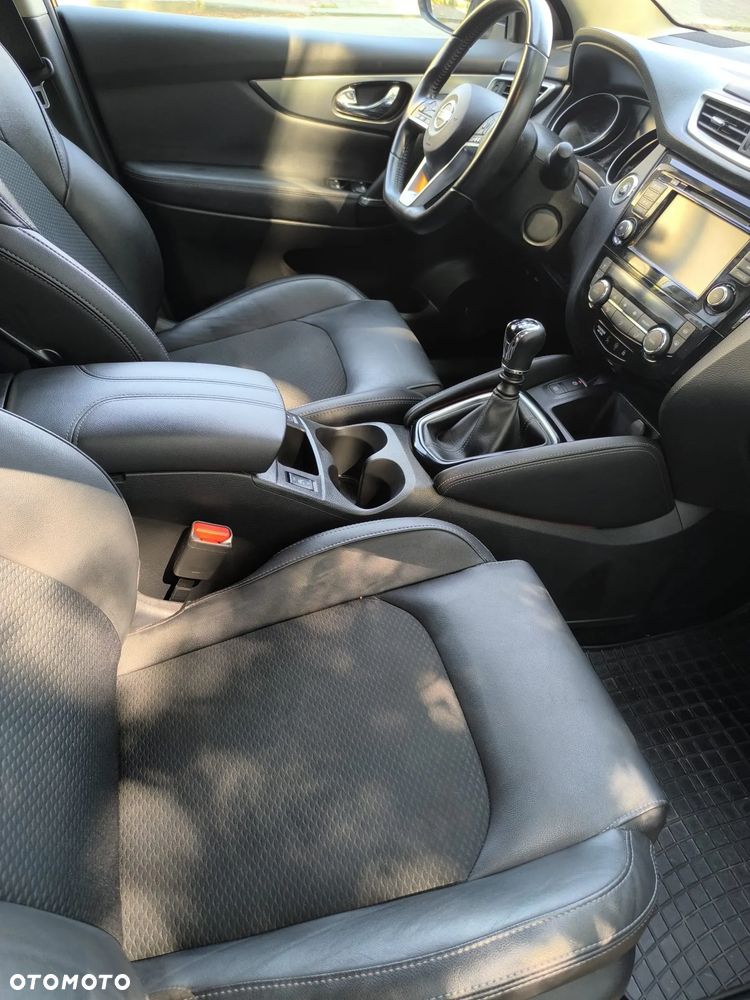 Nissan Qashqai 1.7 dCi 4x4 Tekna - 8