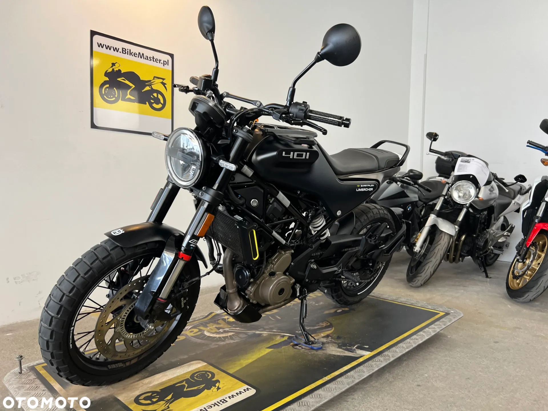 Husqvarna Svartpilen - 22