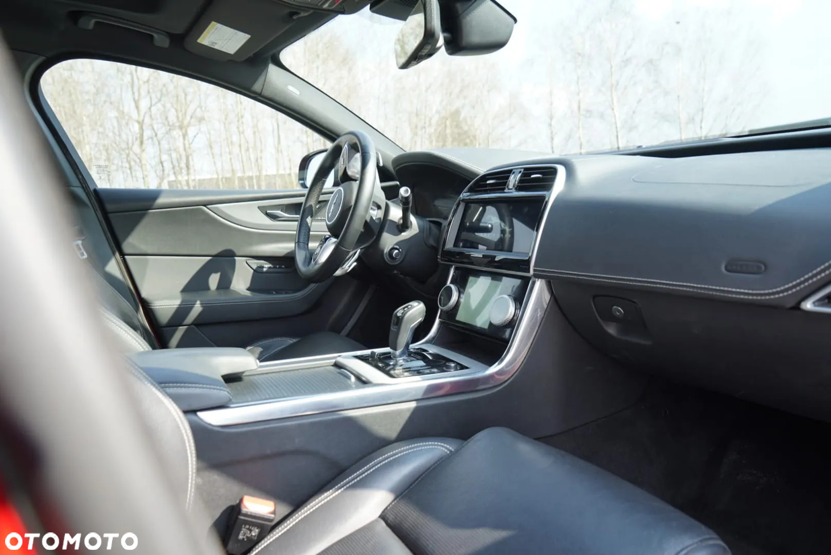 Jaguar XE 2.0 P300 AWD R-Dynamic S - 12