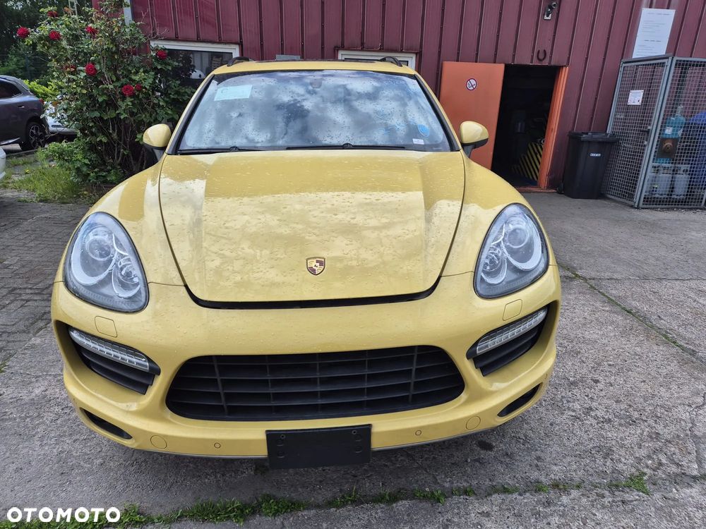 Porsche Cayenne Turbo - 18