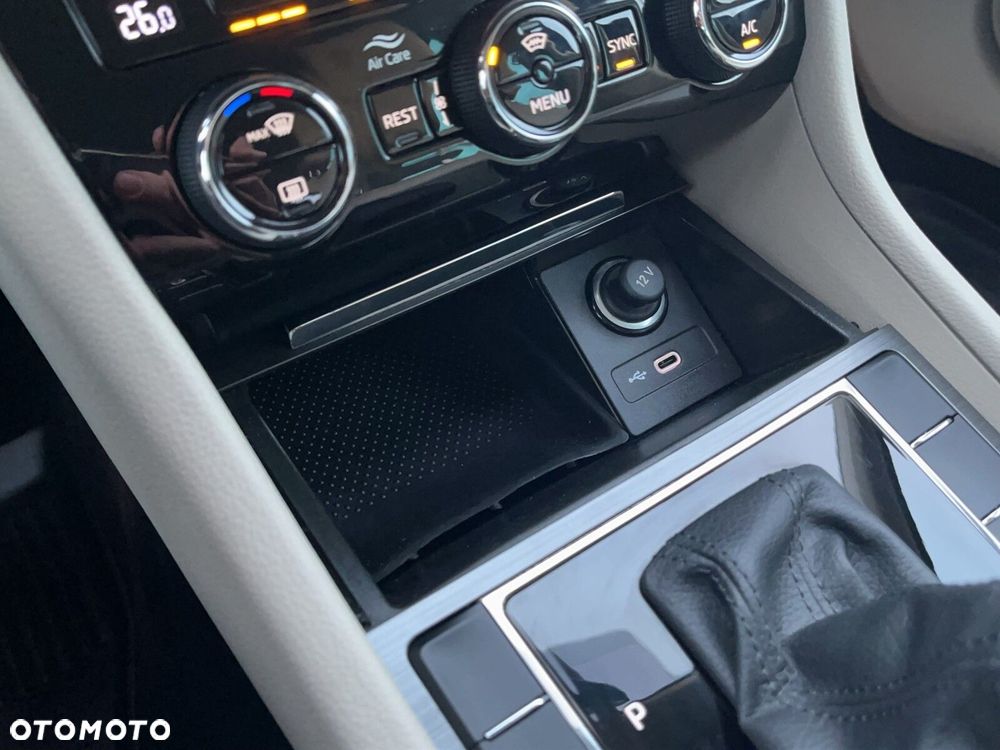 Skoda Superb 2.0 TSI Style DSG - 28