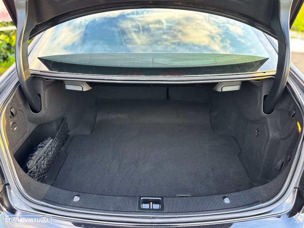 Mercedes-Benz E 220 CDI BlueEfficiency - 12