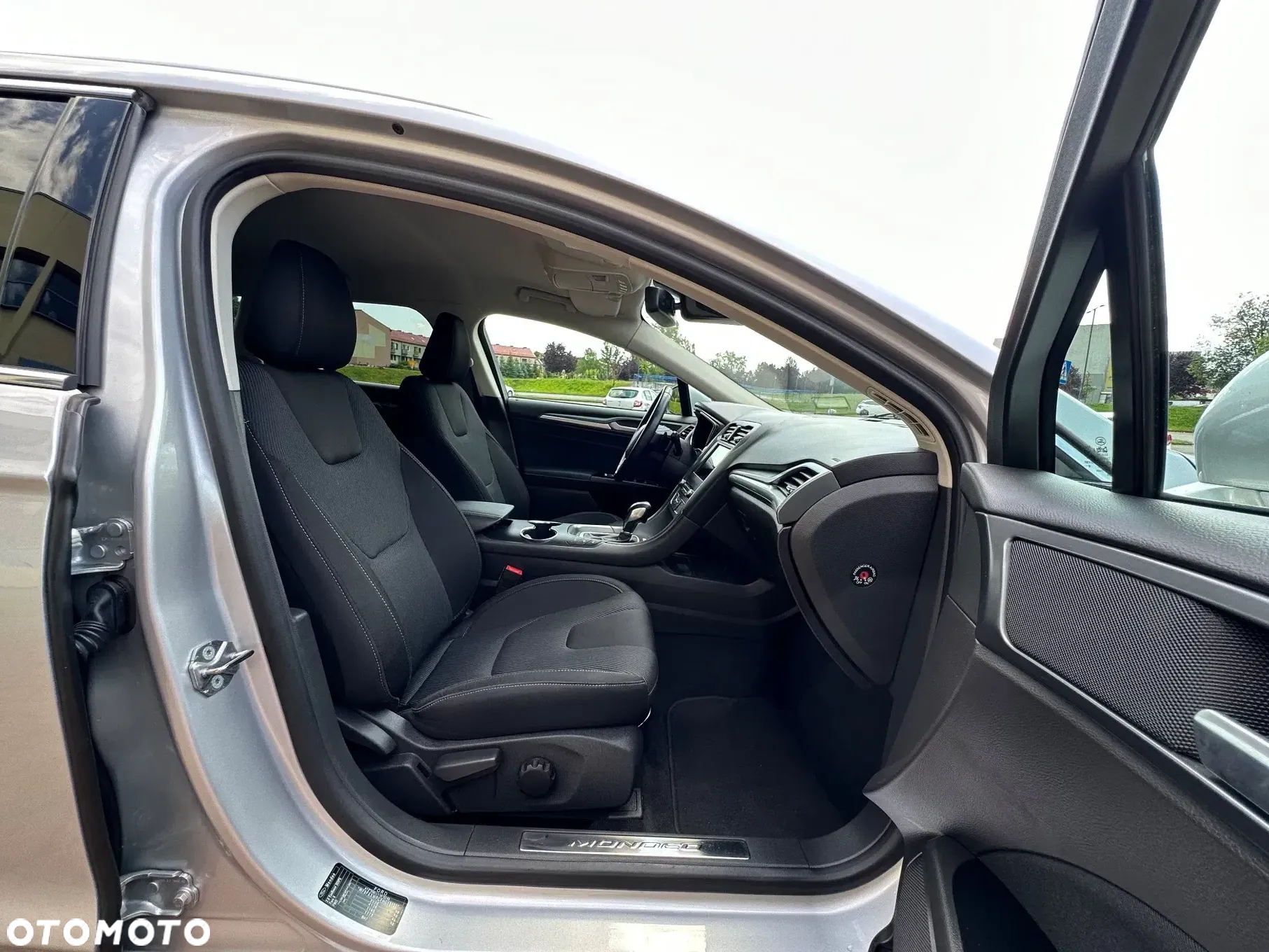 Ford Mondeo 2.0 EcoBoost Titanium - 24