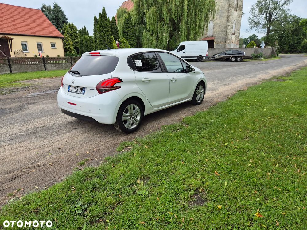 Peugeot 208 - 34