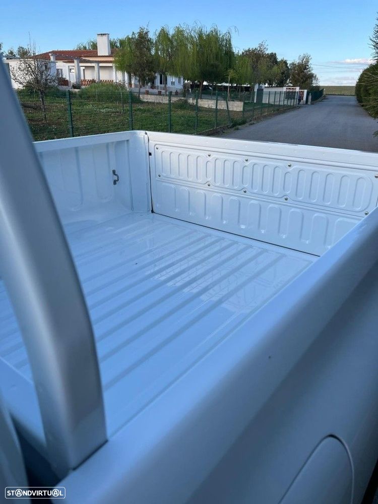 Toyota Hilux 2.4 D-4D 4WD CD CH Aut. - 21