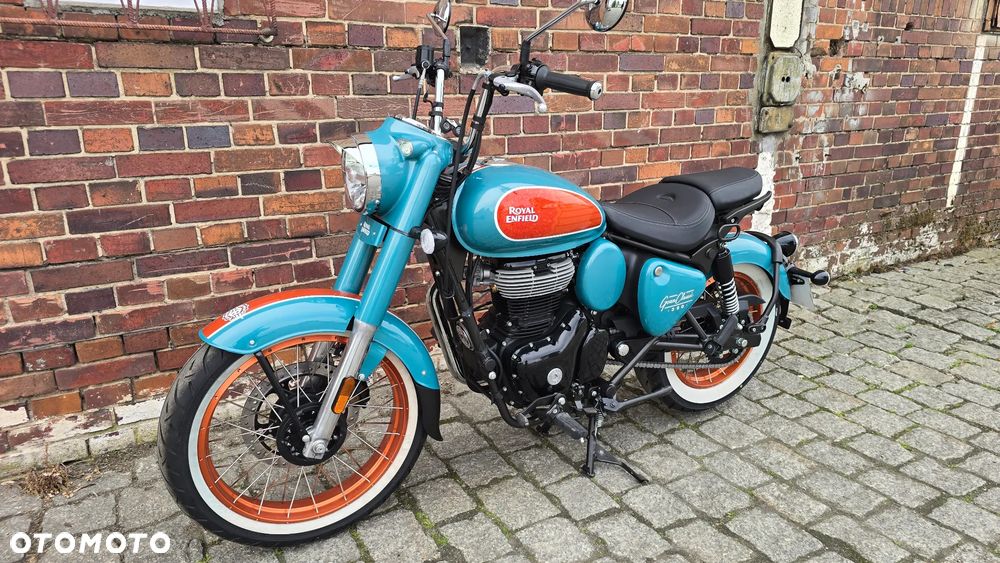 Royal Enfield Classic - 2