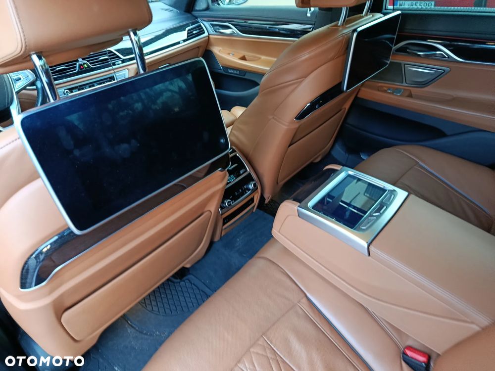 BMW Seria 7 730d xDrive - 24