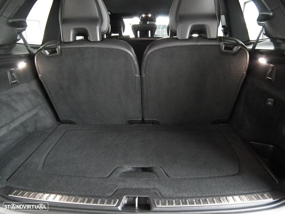 Volvo XC 90 2.0 D4 R-Design - 19