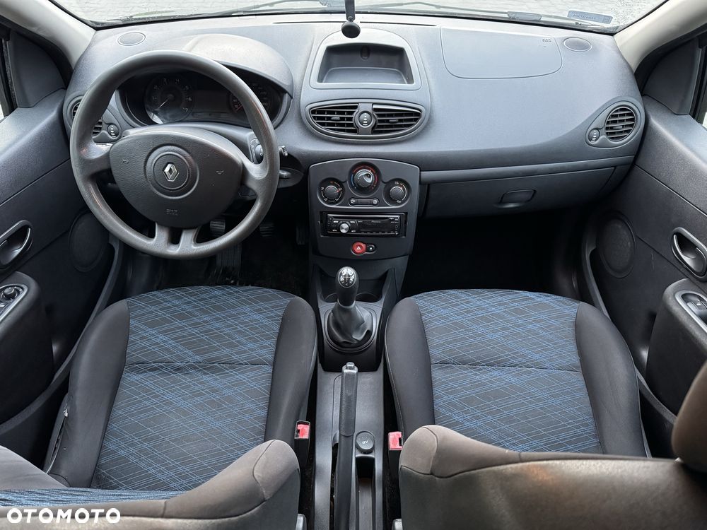 Renault Clio - 8