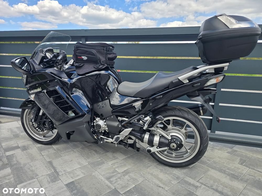 Kawasaki GTR - 6