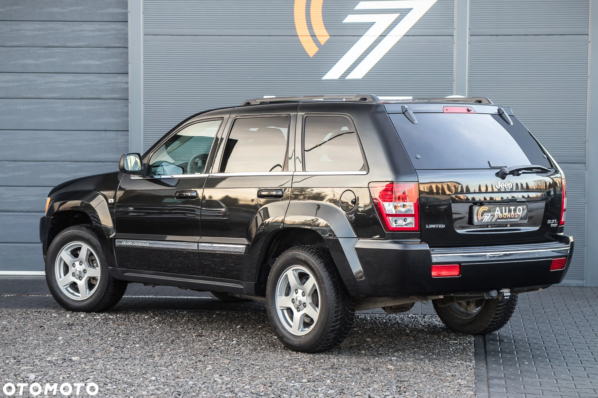 Jeep Grand Cherokee - 11