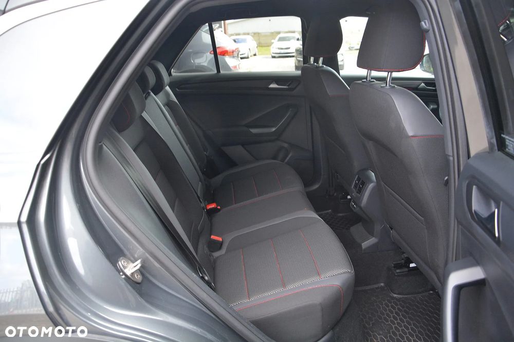Volkswagen T-Roc - 12