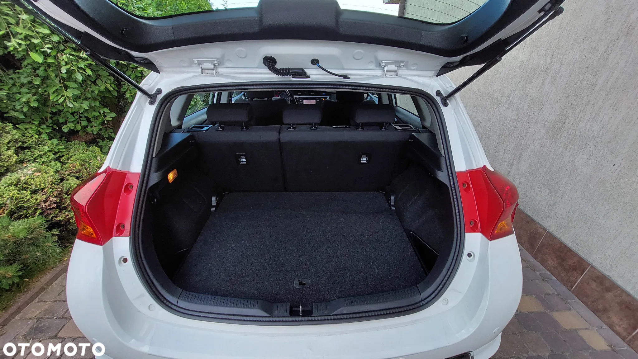 Toyota Auris 1.6 Premium MS - 9