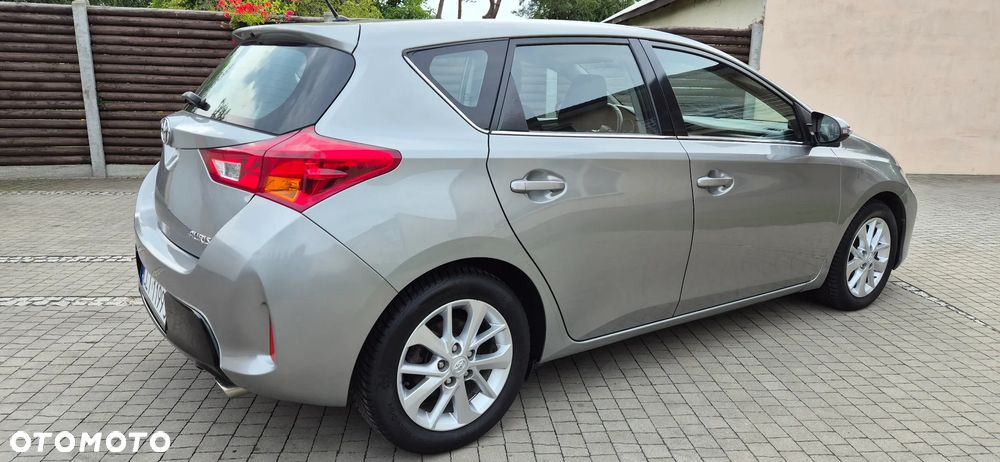 Toyota Auris 2.0 D-4D Life - 5
