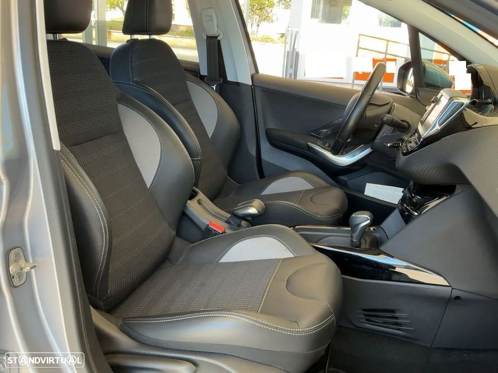 Peugeot 2008 1.2 PureTech Allure EAT6 - 8
