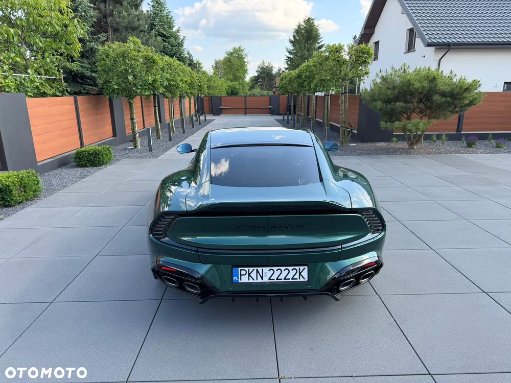 Aston Martin Vanquish - 12