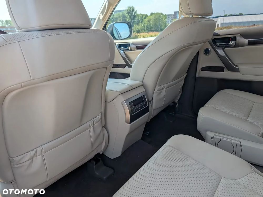 Lexus GX - 16