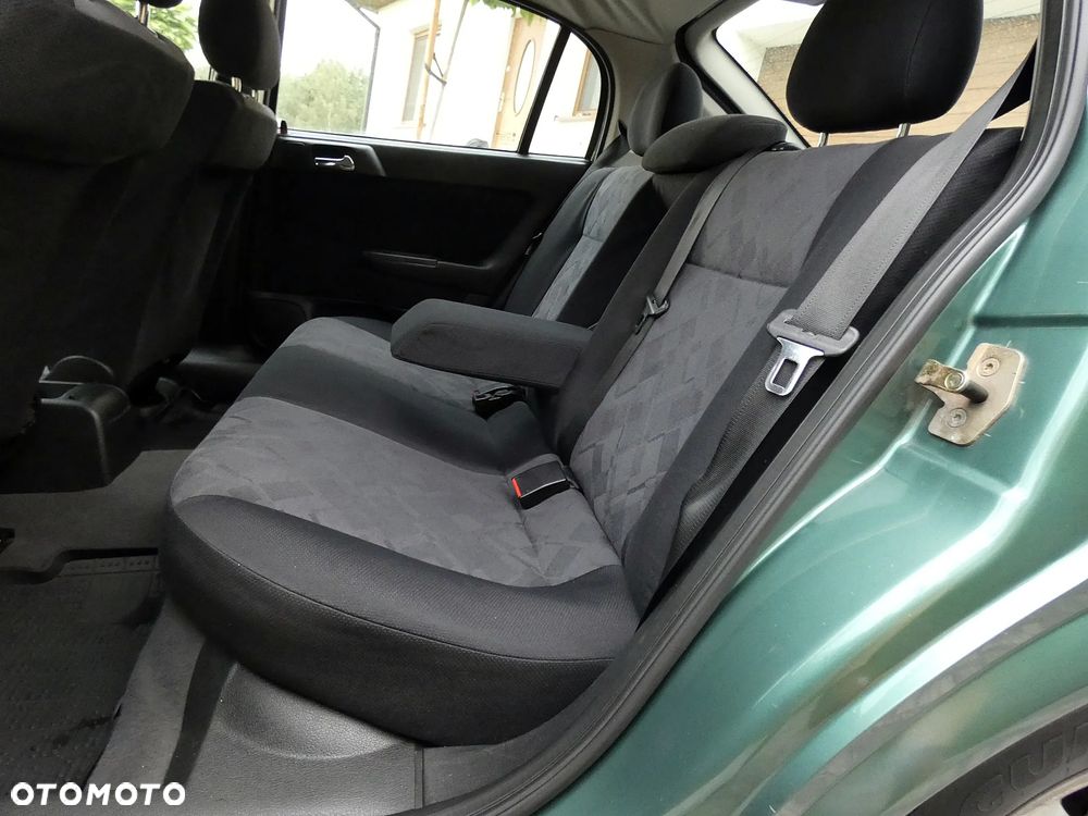 Opel Astra 1.6 Sportive - 32