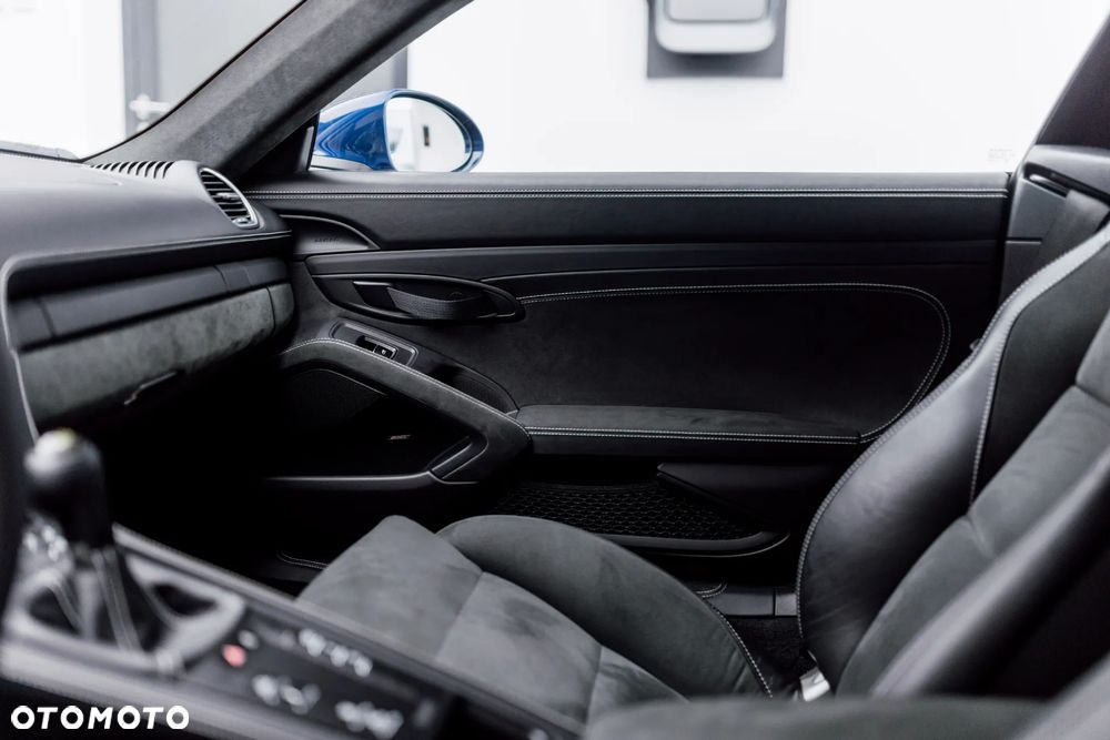 Porsche 718 Cayman - 27