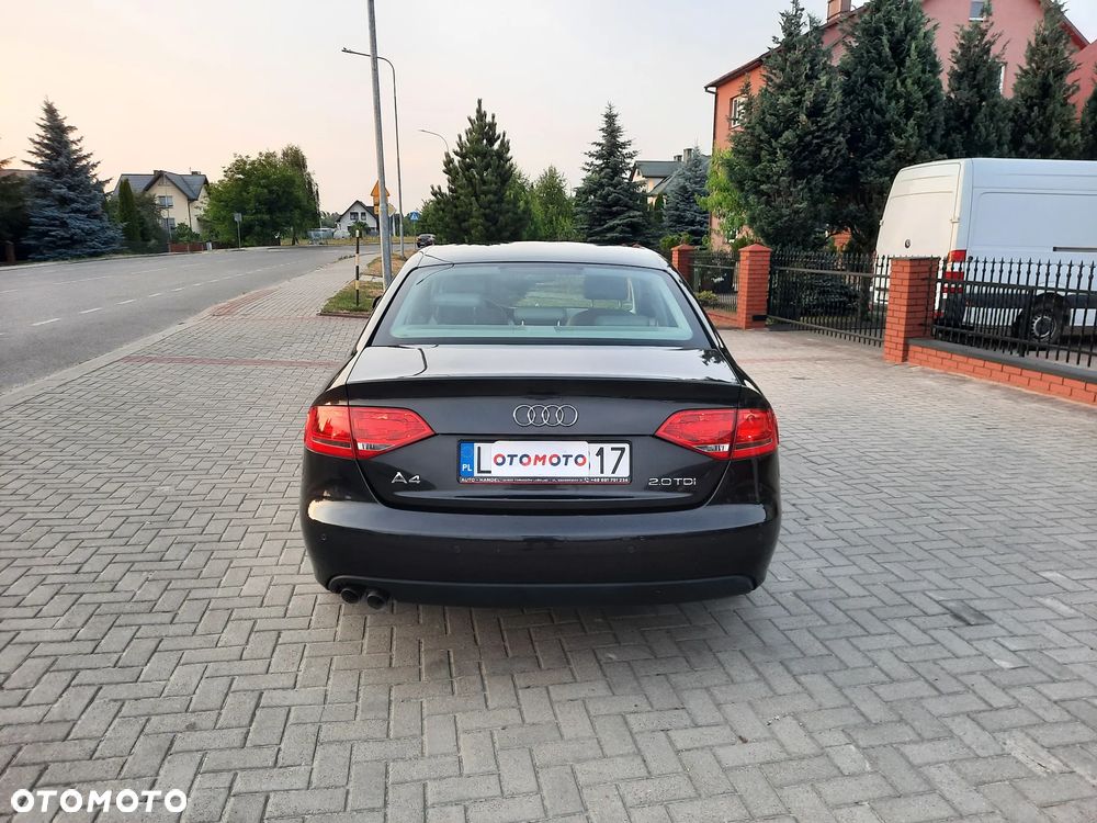 Audi A4 Limousine - 13