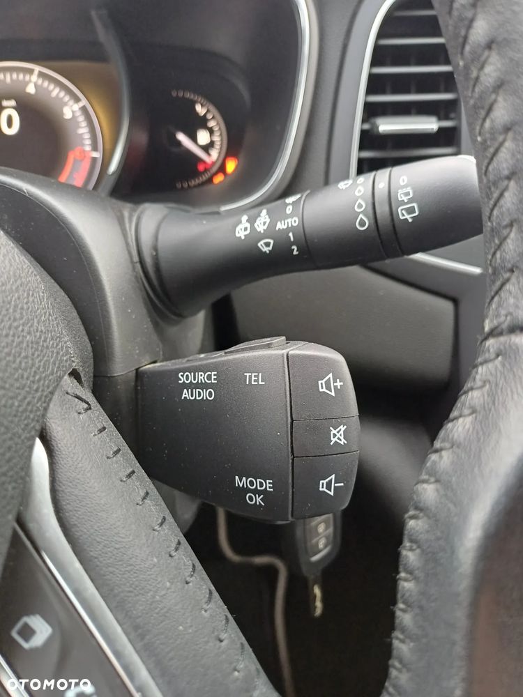 Renault Megane ENERGY TCe 100 EXPERIENCE - 24