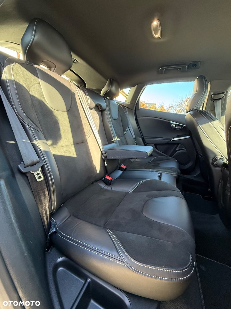 Volvo V40 D3 Drive-E R-Design Momentum - 13