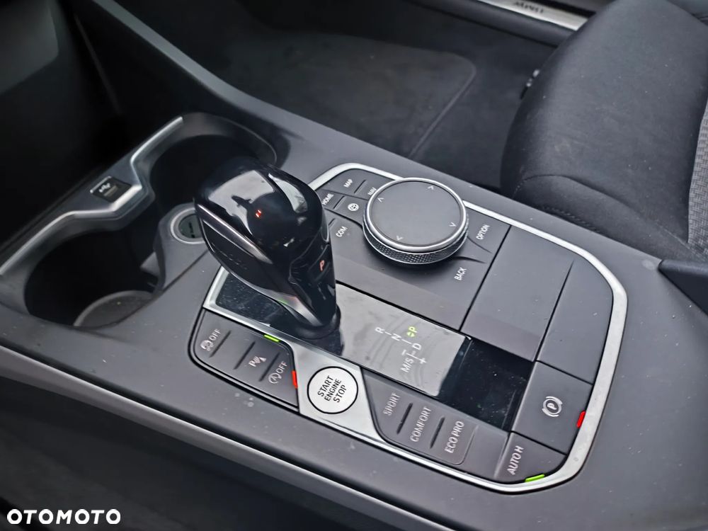 BMW Seria 2 216d - 33