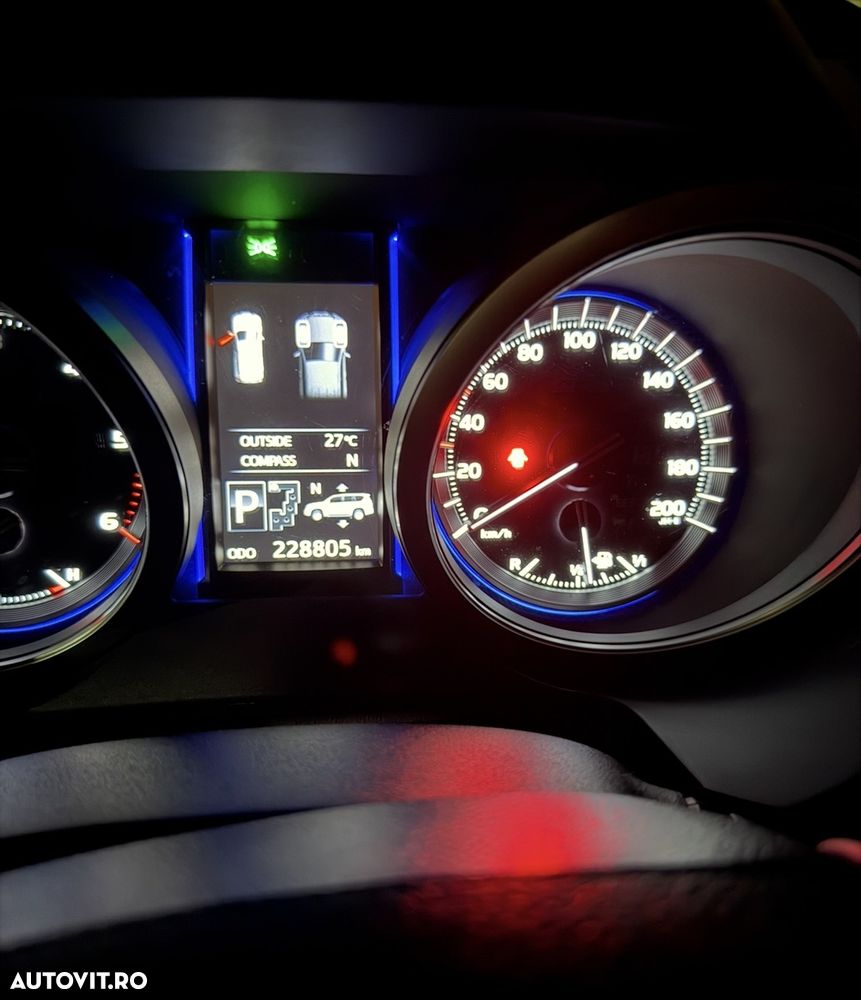 Toyota Land Cruiser 2.8l Turbo D-4D Aut. Luxury - 11