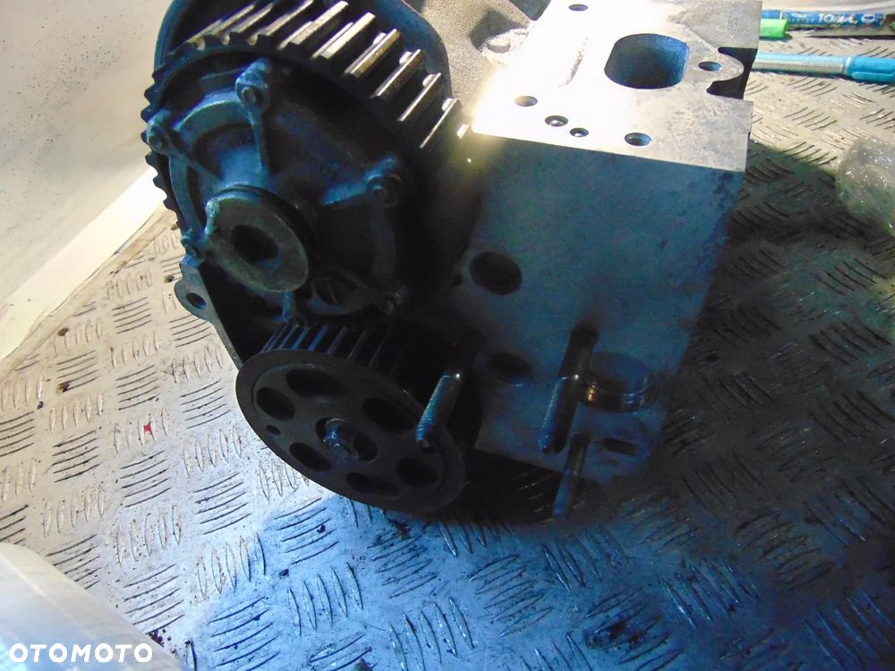 głowica Renault scenic 2 1,8 16 v F4U zmienna faza po regeneracji cena za sztukę - 15