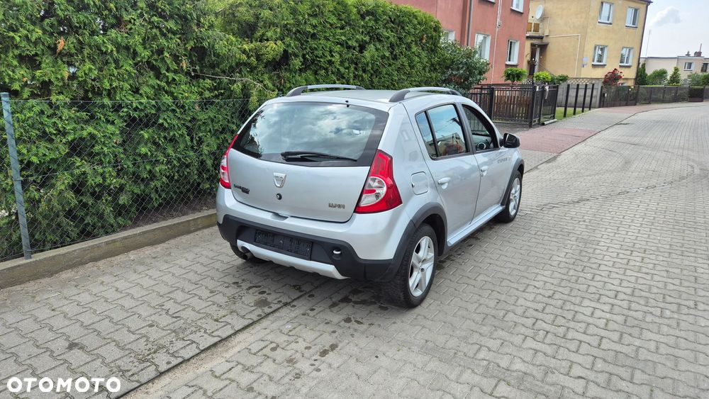 Dacia Sandero Stepway 1.6 - 7