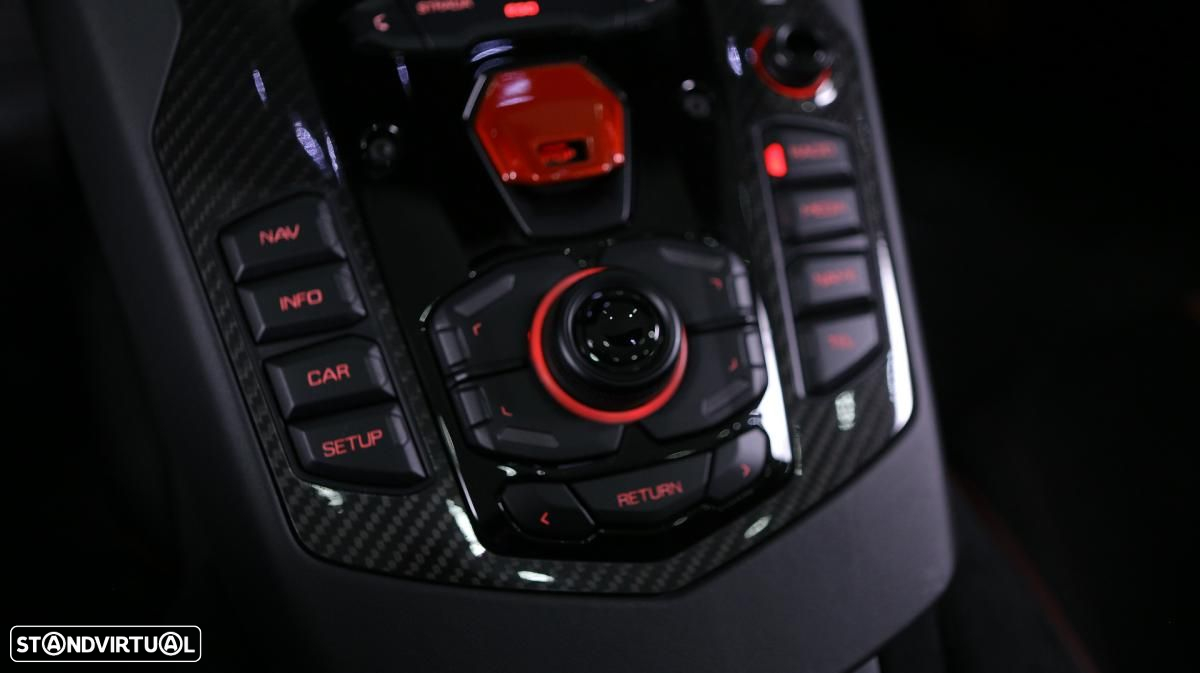 Lamborghini Aventador SVJ Roadster - 21