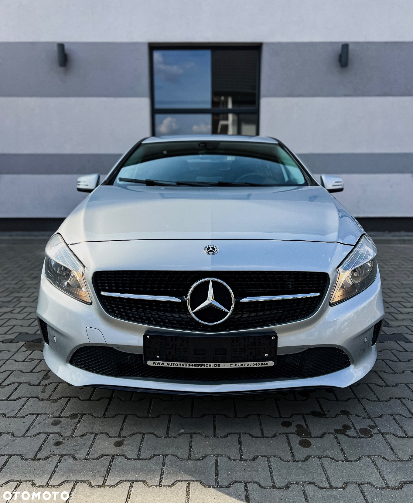 Mercedes-Benz Klasa A 180 7G-DCT - 2