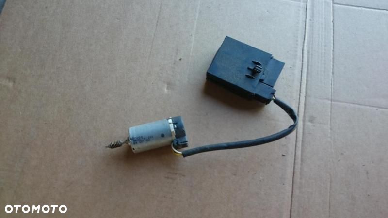 Moduł sterownik fotela silniczek BMW E92 E90 E91 9130047 - 1