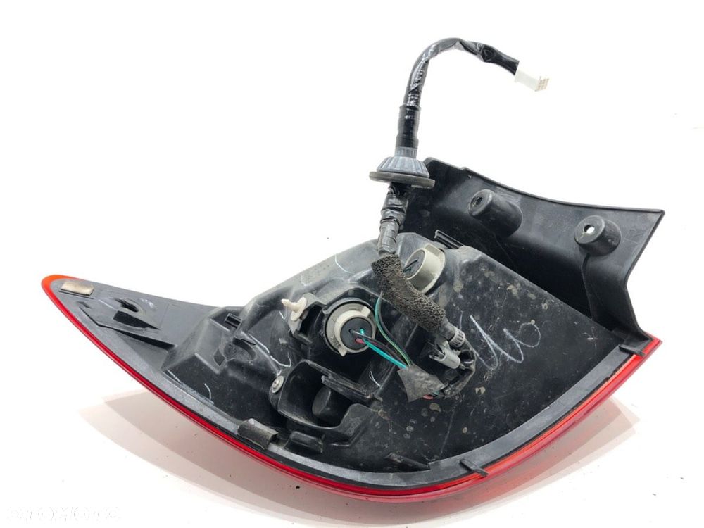 LAMPA PRAWY TYŁ  MAZDA 2 (DL, DJ) 2014 - 2022 1.5 SKYACTIV-G 66 kW [90 KM] benzyna 2014 - 2017 - 4