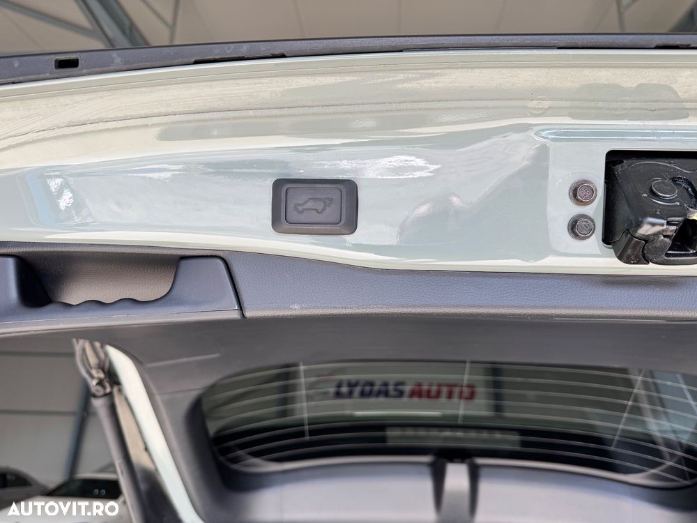 Toyota RAV4 2.5 Hybrid VVT-iE 4x4 Luxury Premium - 28