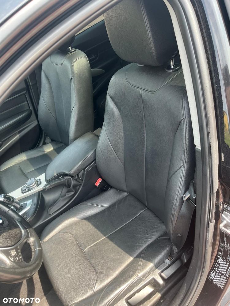 BMW Seria 3 320d xDrive Sport Line - 13