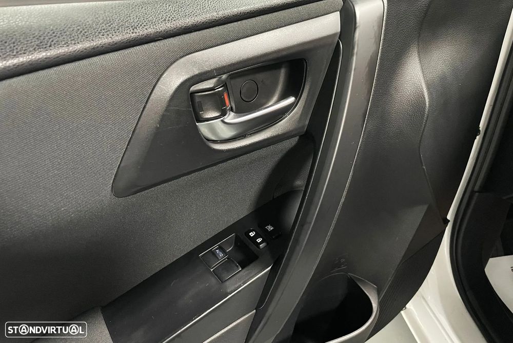 Toyota Auris 1.4 D-4D Exclusive - 46