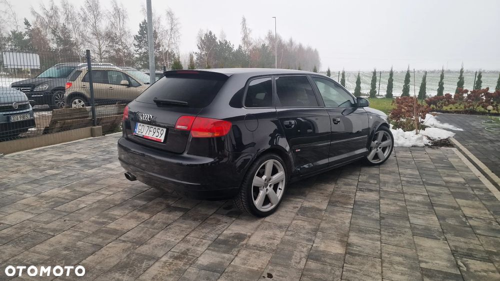 Audi A3 Sportback 2.0 TDI DPF quattro S line Sportpaket - 18