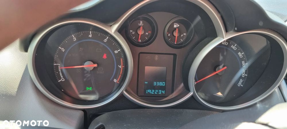 Chevrolet Cruze - 14