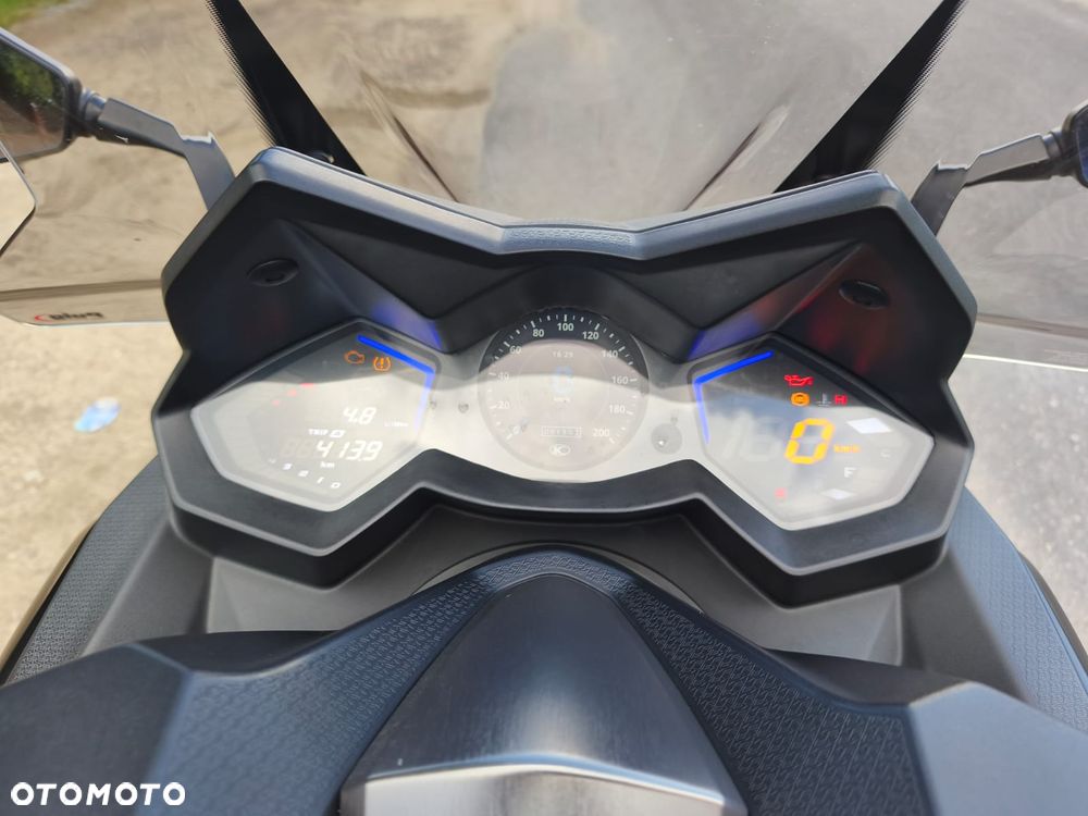 Kymco AK 550 - 8