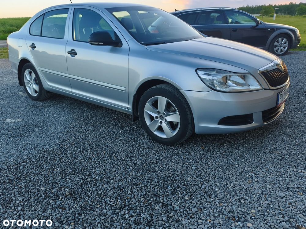Skoda Octavia 1.6 Family Plus - 10