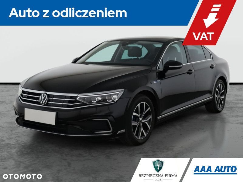 Volkswagen Passat - 2
