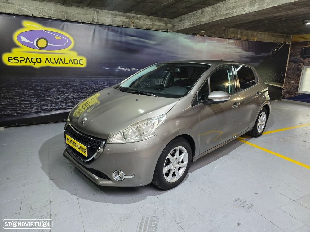 Peugeot 208 1.2 VTi Allure - 1