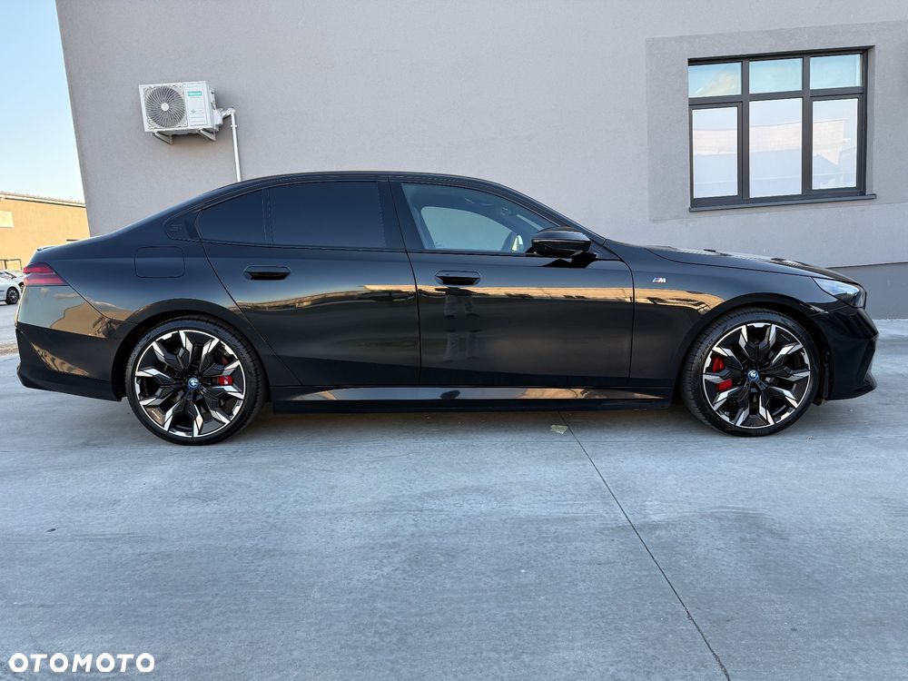 BMW Seria 5 550e xDrive PHEV M Sport - 9