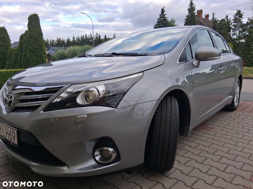 Toyota Avensis 1.8 Sol NAVI - 1